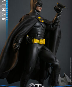Batman (Deluxe Version) Sixth Scale Figure - Hot Toys - Image 9