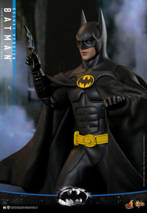 Batman (Deluxe Version) Sixth Scale Figure - Hot Toys - Image 8