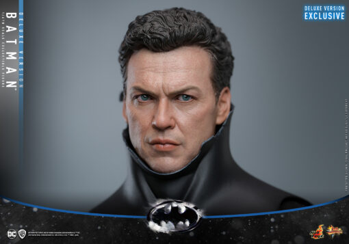 Batman (Deluxe Version) Sixth Scale Figure - Hot Toys - Image 2