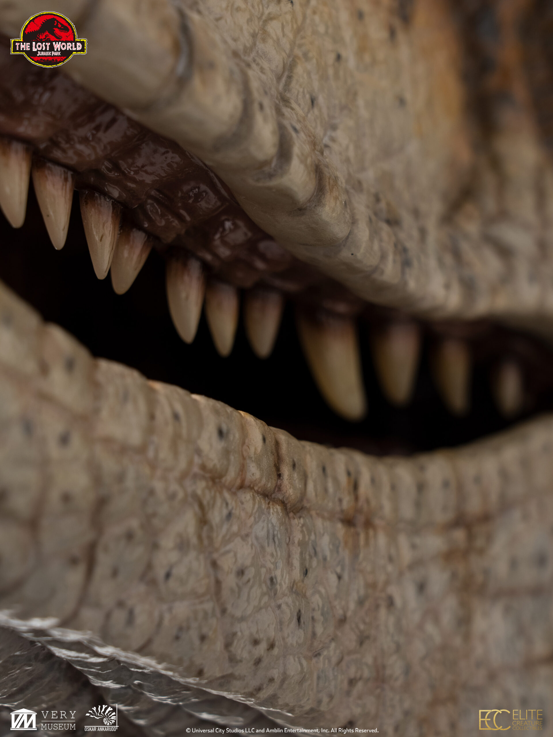 ELITE CREATURE COLLECTIBLE PRESENTS: The Lost World: Jurassic Park Male Velociraptor Life-Size Bust - Image 14