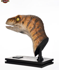 ELITE CREATURE COLLECTIBLE PRESENTS: The Lost World: Jurassic Park Male Velociraptor Life-Size Bust - Image 3