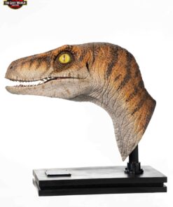 ELITE CREATURE COLLECTIBLE PRESENTS: The Lost World: Jurassic Park Male Velociraptor Life-Size Bust - Image 4
