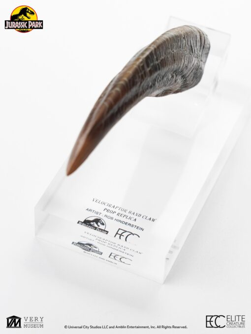 ELITE CREATURE COLLECTIBLES PRESENTS: Jurassic Park Velociraptor Hand Claw Prop Reproduction - Image 2