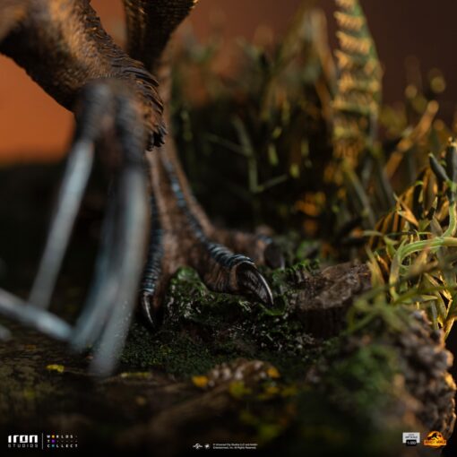 Therizinosaurus 1:10 Scale Statue by Iron Studios - Image 11