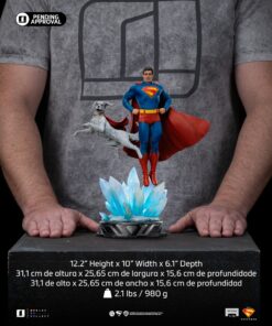 Alternative view of Statue Superman and Krypto - Superman: Legacy - Art Scale 1/10 - Iron Studios