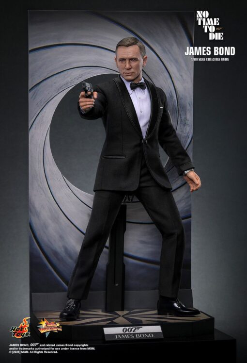 James Bond Sixth Scale Figure by Hot Toys - Image 18