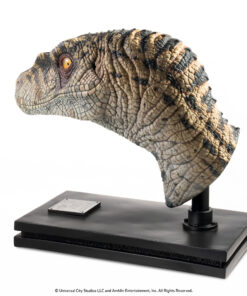 ELITE CREATURE COLLECTIBLES PRESENTS: Jurassic Park III: Female Velociraptor "White Queen" Bust - Image 6