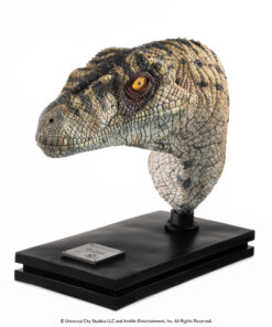 ELITE CREATURE COLLECTIBLES PRESENTS: Jurassic Park III: Female Velociraptor "White Queen" Bust - Image 8