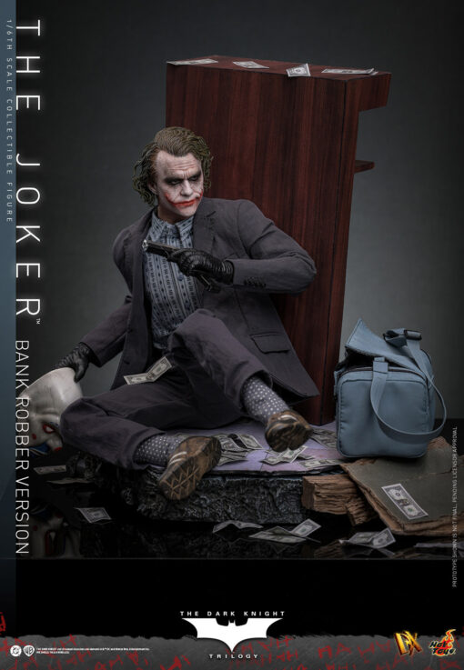 The Joker (Bank Robber Version) Sixth Scale Figure - Hot Toys - Image 5