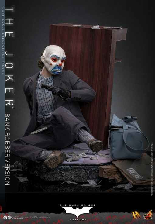 The Joker (Bank Robber Version) Sixth Scale Figure - Hot Toys - Image 3