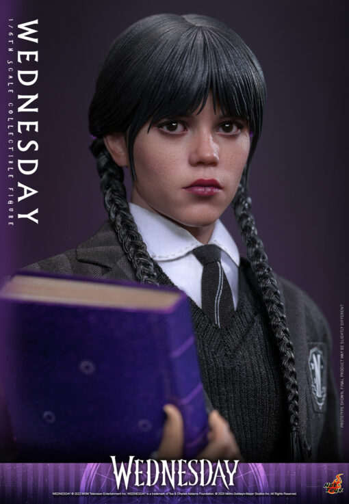 Wednesday Sixth Scale Figure - Hot Toys - Image 4