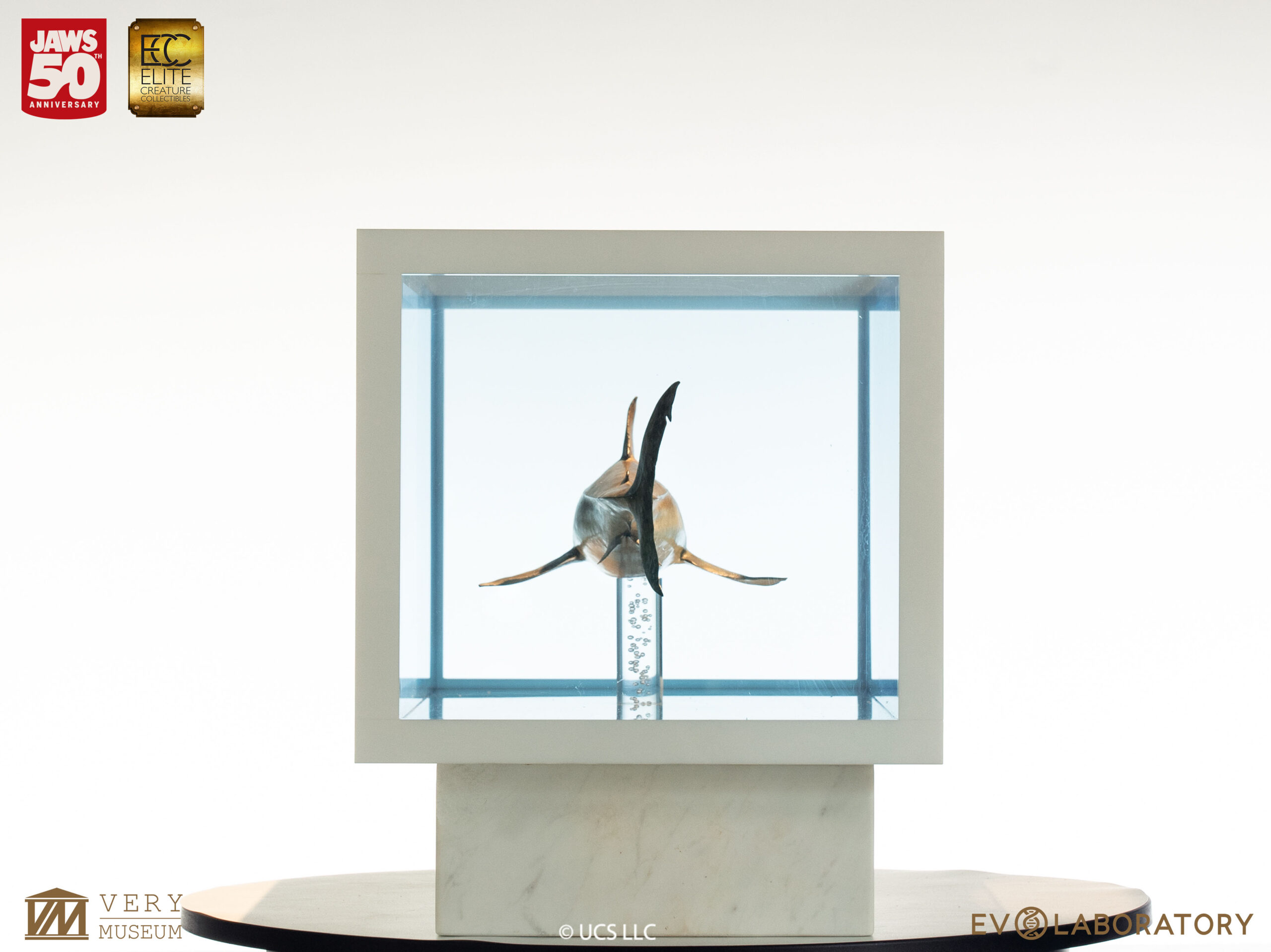 ELITE CREATURE COLLECTIBLES PRESENTS: Jaws Bronze 1/18 Scale Statue - Image 8