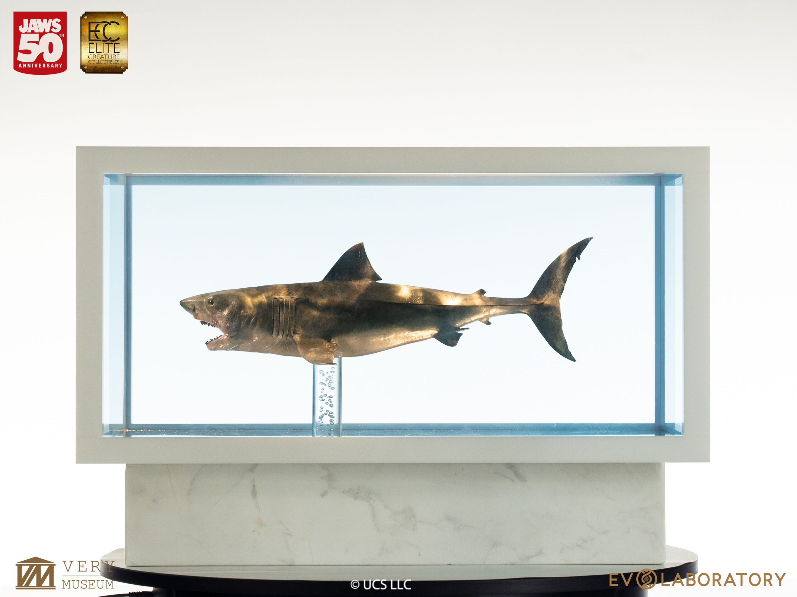 ELITE CREATURE COLLECTIBLES PRESENTS: Jaws Bronze 1/18 Scale Statue - Image 6