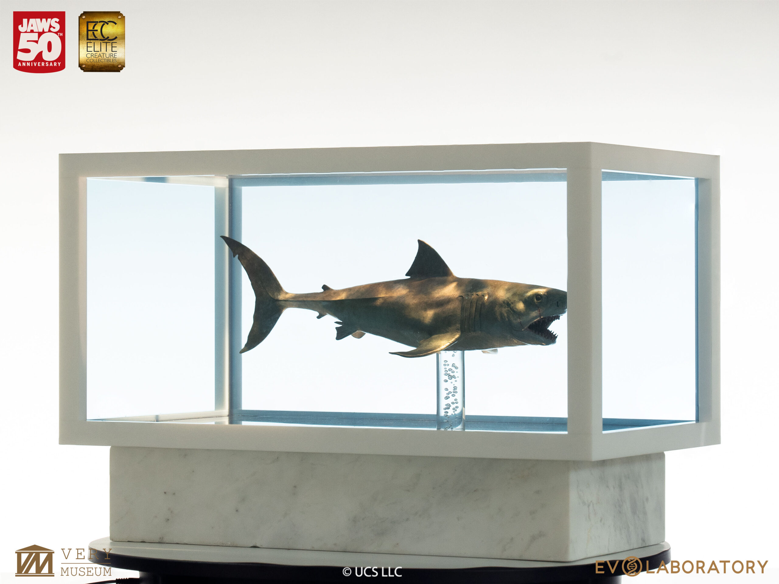 ELITE CREATURE COLLECTIBLES PRESENTS: Jaws Bronze 1/18 Scale Statue - Image 2