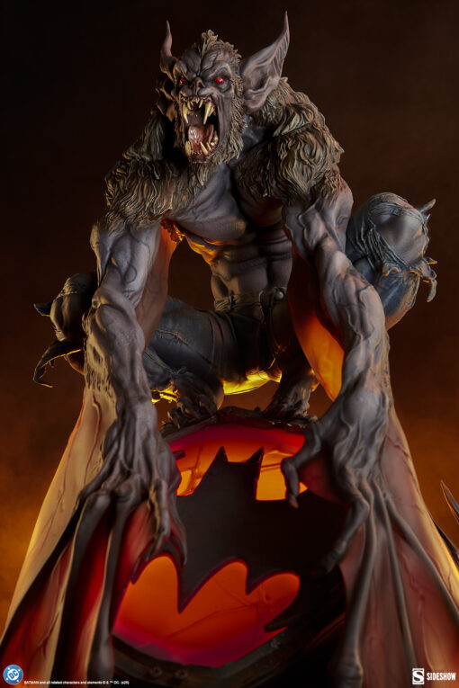 Man-Bat™ Premium Format™ Figure - Sideshow Collectibles - Image 7