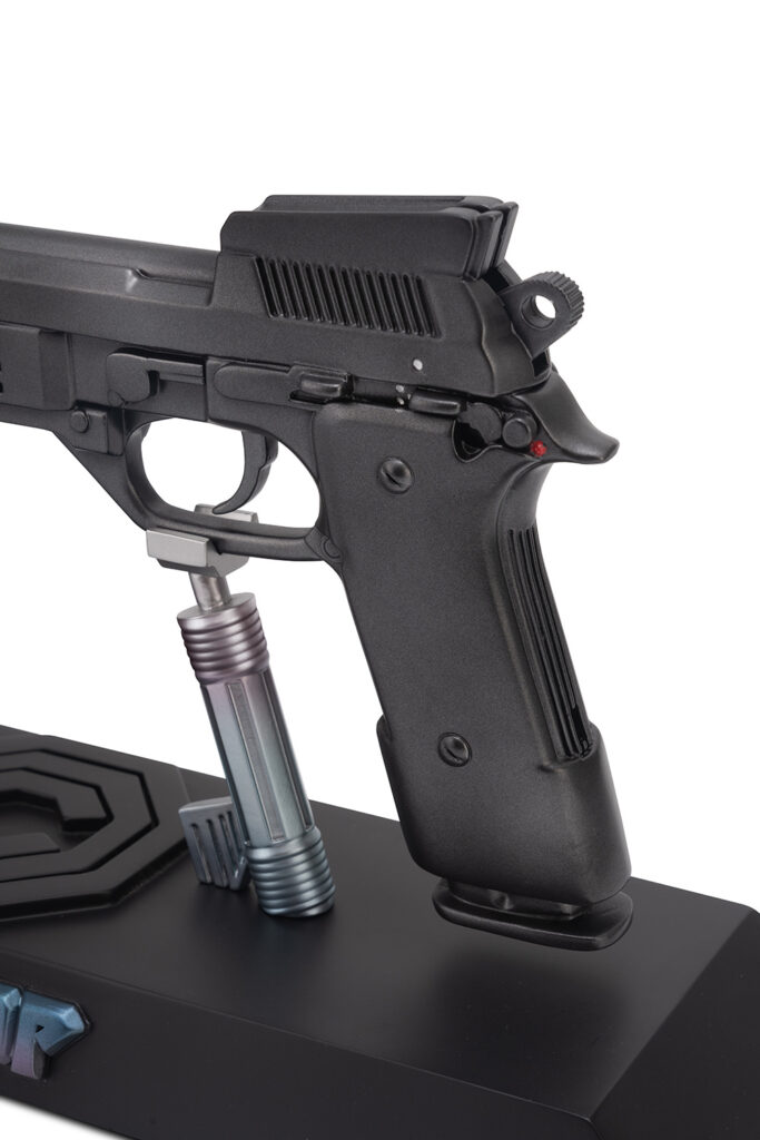 hollywood-collectibles-group-robocop-robocop-auto-9-life-size-prop-replica-gallery-68b1e1b117e49