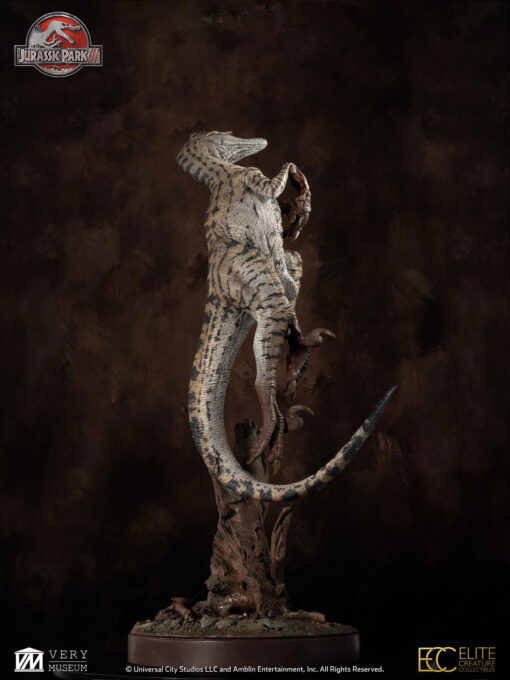 ELITE CREATURE COLLECTIBLES PRESENTS:  Jurassic Park III: Female Velociraptor  "White Queen" Maquette - Image 6