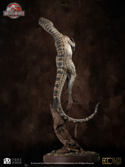 ELITE CREATURE COLLECTIBLES PRESENTS:  Jurassic Park III: Female Velociraptor  "White Queen" Maquette - Image 7
