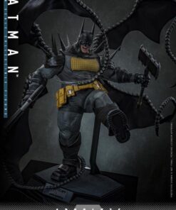 Batman™ Sixth Scale Figure by Hot Toys - Image 4