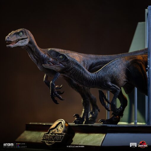 Statue Raptors at the Kitchen’s Door – Jurassic Park – Art Scale 1/10 – Iron Studios - Image 14