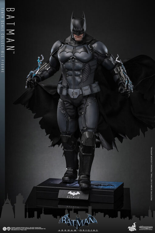 Batman™ Sixth Scale Figure - Hot Toys - Image 9