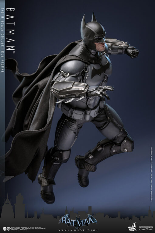 Batman™ Sixth Scale Figure - Hot Toys - Image 11