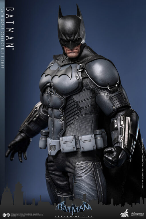 Batman™ Sixth Scale Figure - Hot Toys - Image 6