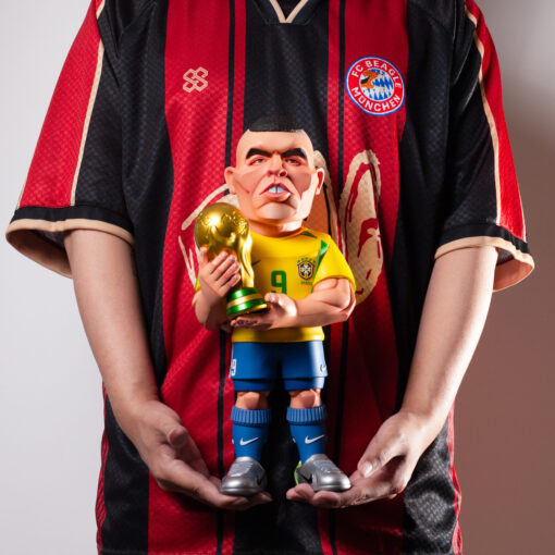 Ronaldo R9 Art Toy Statue 38cm by FMC – Funny Model Club - Image 2