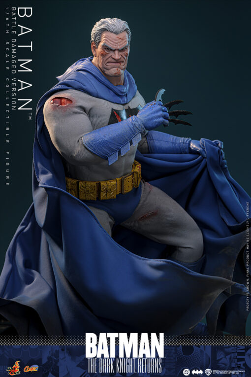Batman™ (Battle Damaged Version) Sixth Scale Figure - Hot Toys - Image 5