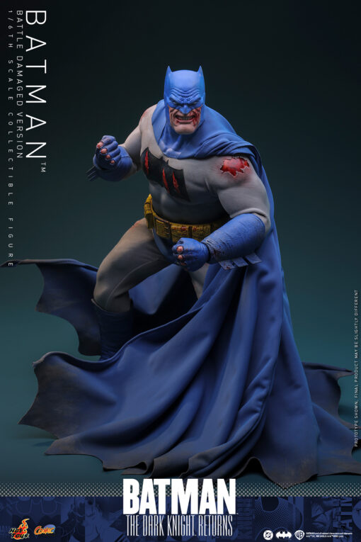 Batman™ (Battle Damaged Version) Sixth Scale Figure - Hot Toys - Image 14
