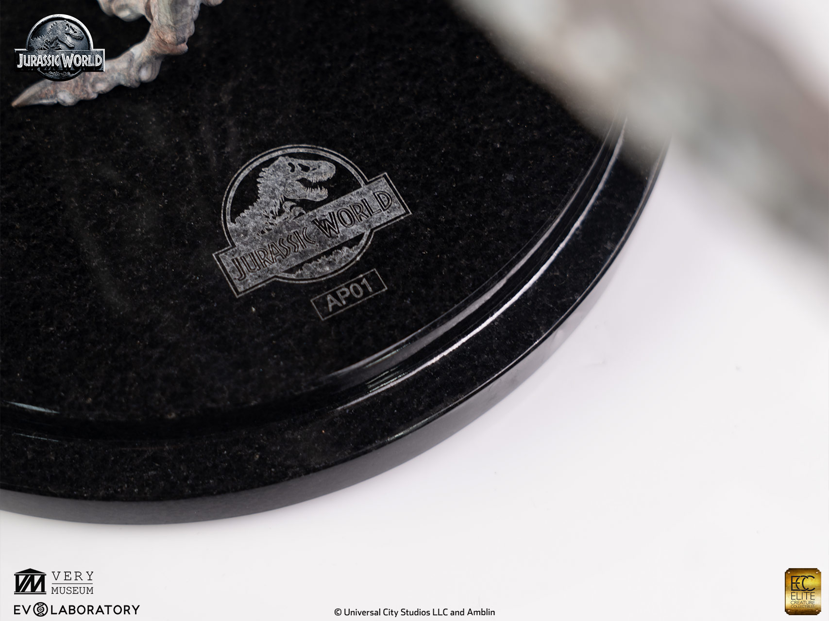 ELITE CREATURE COLLECTIBLES PRESENTS: Jurassic World – Indominus Rex Skeleton Bronze 1/24 Scale - Image 8
