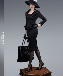 Infinity Studio - The Dark Knight Rises Catwoman 1/2 Silicone Statue - Image 6
